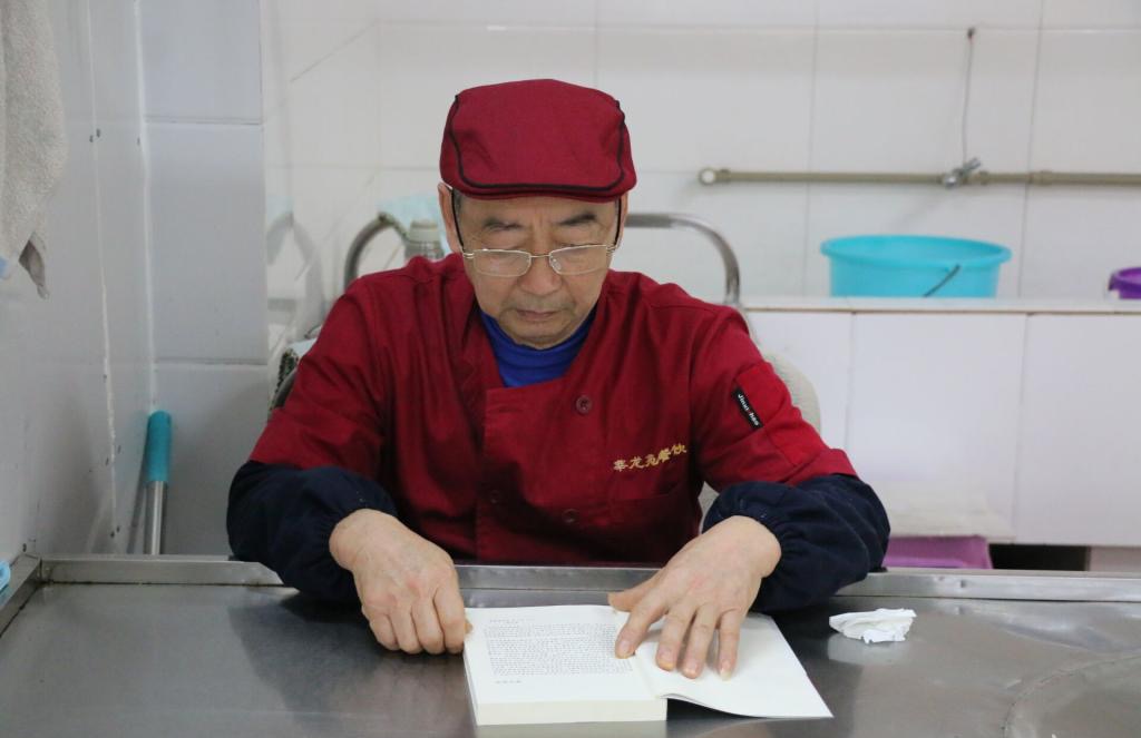 【一名黨員，一面旗幟】——“活到老，學(xué)到老，奮斗到老”的基層黨員陶貴忠