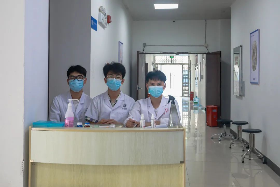 “疫”線有你,何懼風(fēng)雨! “疫”線有你,何懼風(fēng)雨!