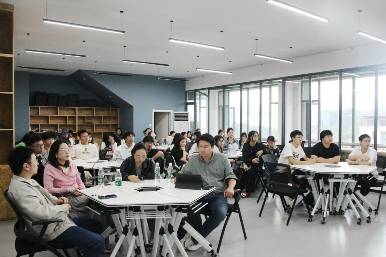 【雙至大講堂】暢談“破界創(chuàng)智”，助力備戰(zhàn)全國大學(xué)生廣告藝術(shù)大賽