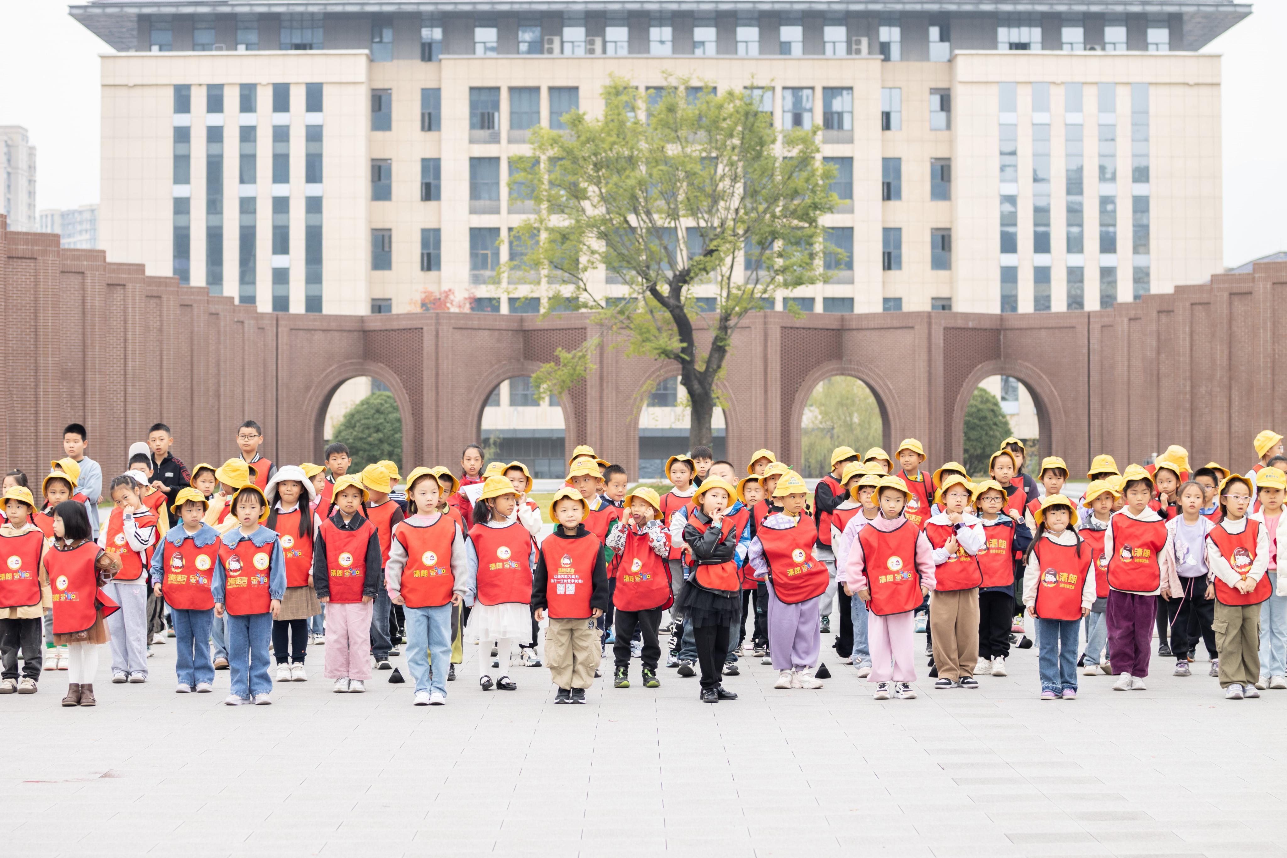 口才與視野的奇妙碰撞 小學(xué)生的“大學(xué)行”研學(xué)活動走進湖北恩施學(xué)院