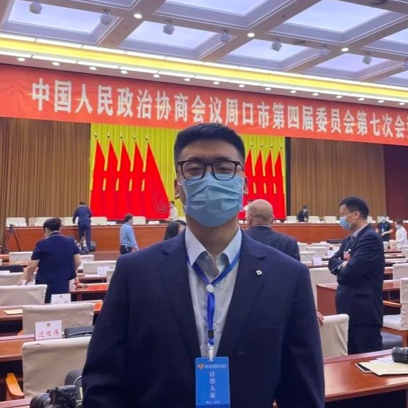 校友故事|憑借毅力，不斷摸索——他成為周口市政協(xié)的一份子