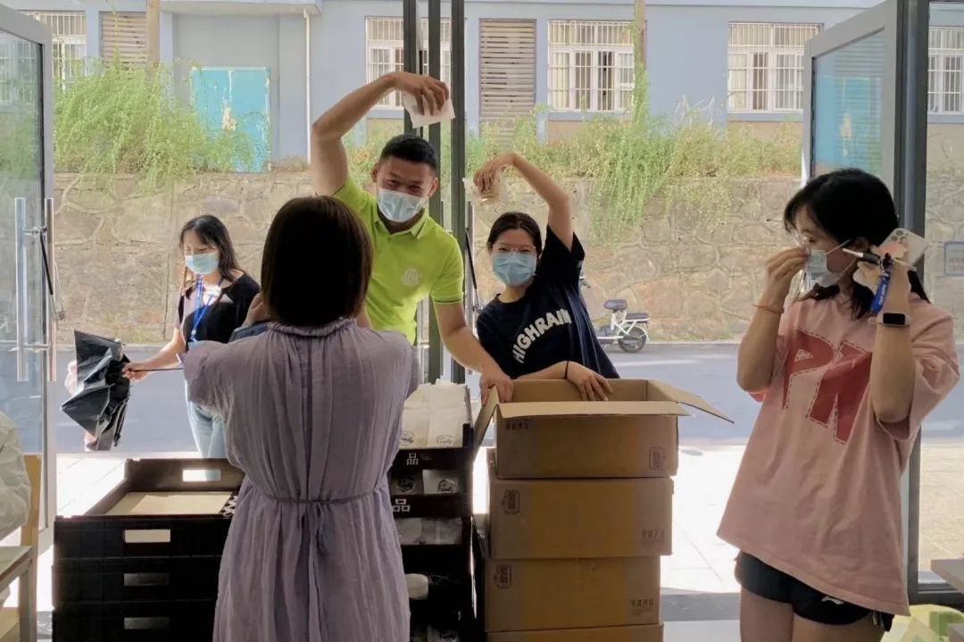 “疫”線有你,何懼風(fēng)雨! “疫”線有你,何懼風(fēng)雨!