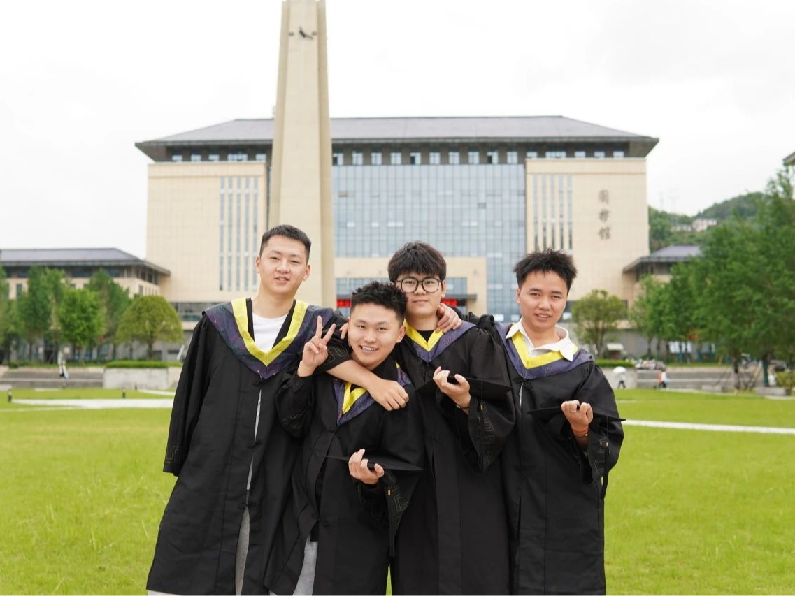 宿舍四人全部入職行業(yè)龍頭企業(yè)，他們有的是“法寶”！