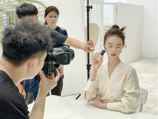 校友故事Vol.39｜我校學(xué)子榮獲“全球環(huán)球生態(tài)小姐”中國賽區(qū)總冠軍