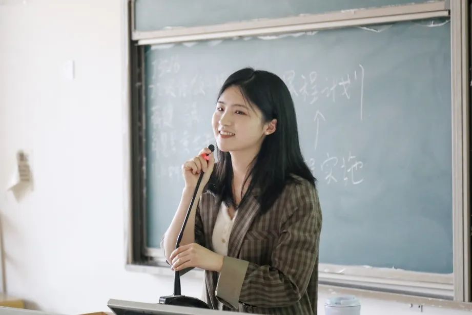 最美恩施院人|因“生”施教,做學(xué)生的“知心人” 最美恩施院人|因“生”施教,做學(xué)生的“知心人”