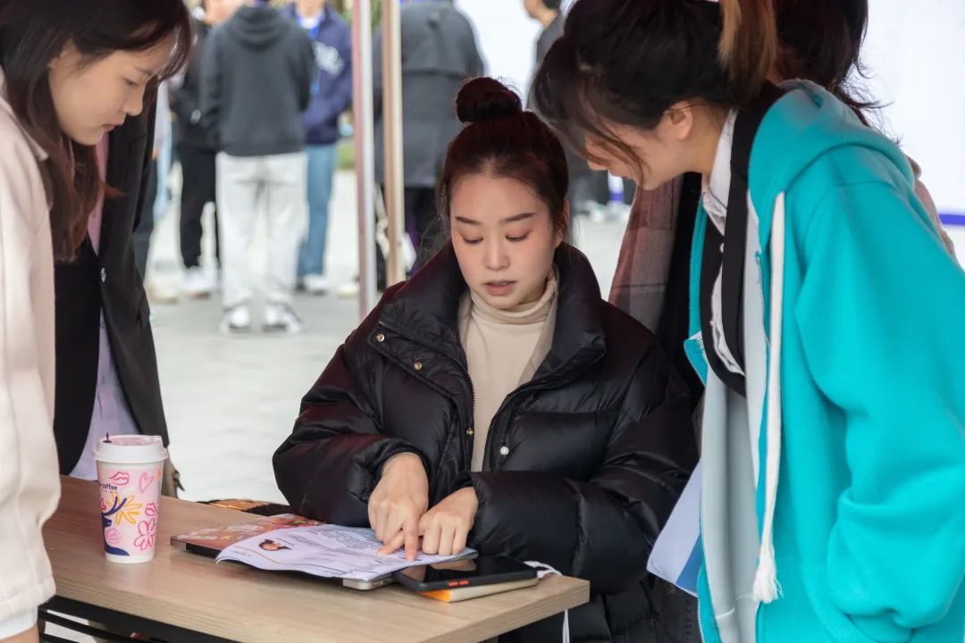 搭橋梁,促就業(yè)|我校2023屆畢業(yè)生春季就業(yè)大型供需見面會(huì)順利舉辦 搭橋梁,促就業(yè)|我校2023屆畢業(yè)生春季就業(yè)大型供需見面會(huì)順利舉辦