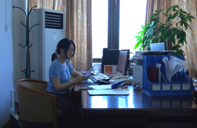 優(yōu)秀學子：向莉