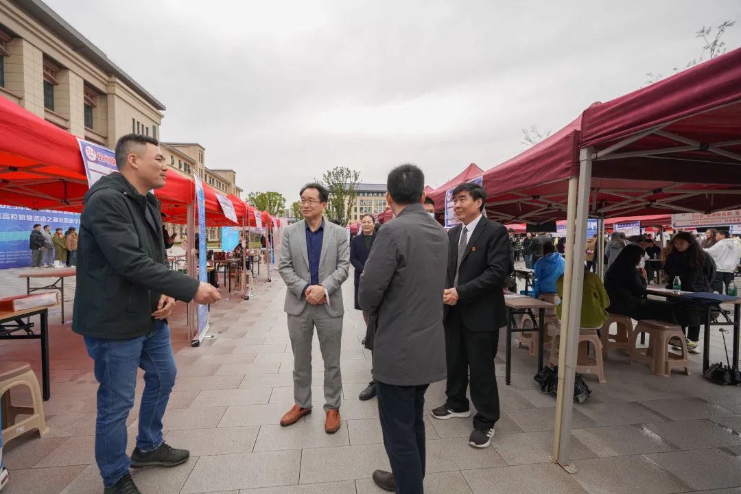 搭橋梁,促就業(yè)|我校2023屆畢業(yè)生春季就業(yè)大型供需見面會(huì)順利舉辦 搭橋梁,促就業(yè)|我校2023屆畢業(yè)生春季就業(yè)大型供需見面會(huì)順利舉辦