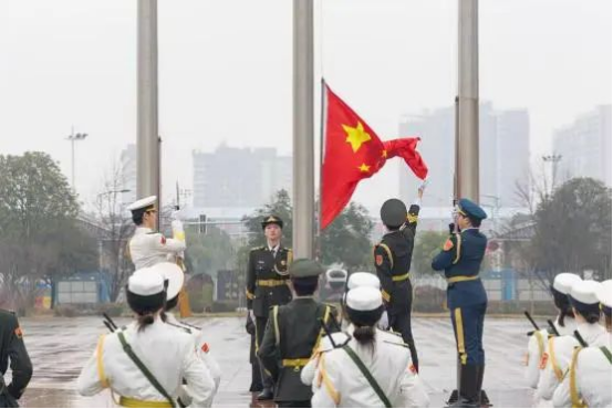 湖北恩施學(xué)院國(guó)旗護(hù)衛(wèi)隊(duì)獲市退役軍人事務(wù)局點(diǎn)贊