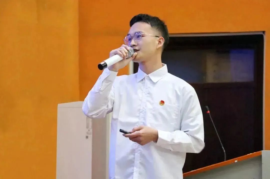 點(diǎn)贊新青年Vol.12|“一個(gè)都不能少”的他,成為了自強(qiáng)不息的他! 點(diǎn)贊新青年Vol.12|“一個(gè)都不能少”的他,成為了自強(qiáng)不息的他!