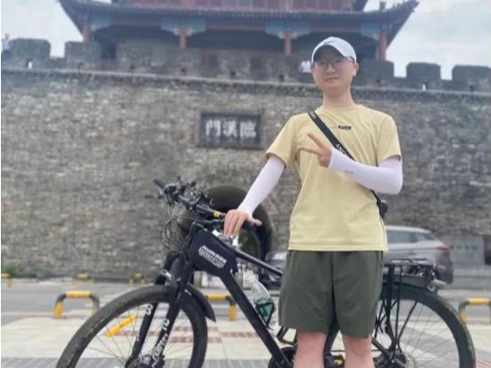 校友故事Vol.53｜穩(wěn)中求進，才能把握機會，杰出的他成為了鐵路上的先進工作者