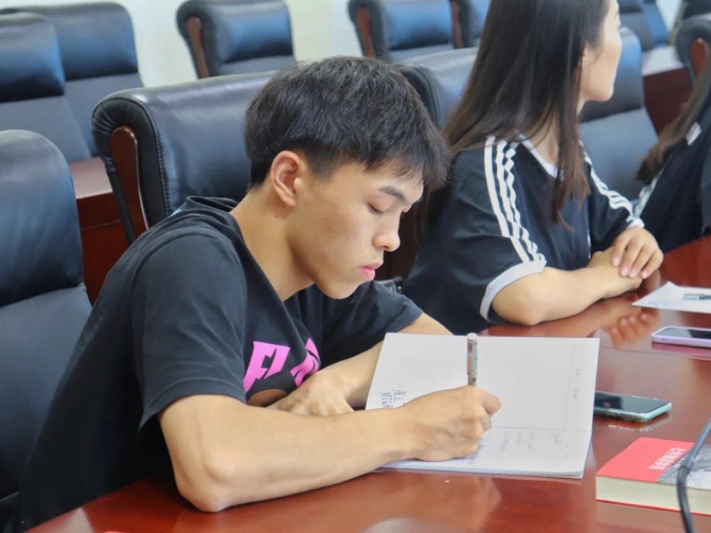 點(diǎn)贊新青年Vol.10｜考研、考公雙“上岸”，追光少年，鏗鏘前行！